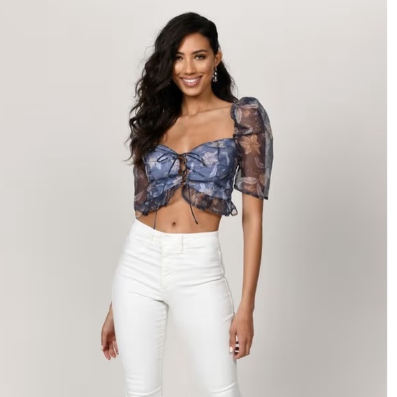 STUNNING TOBI FLORAL CROP TOP - Picture 2 of 6